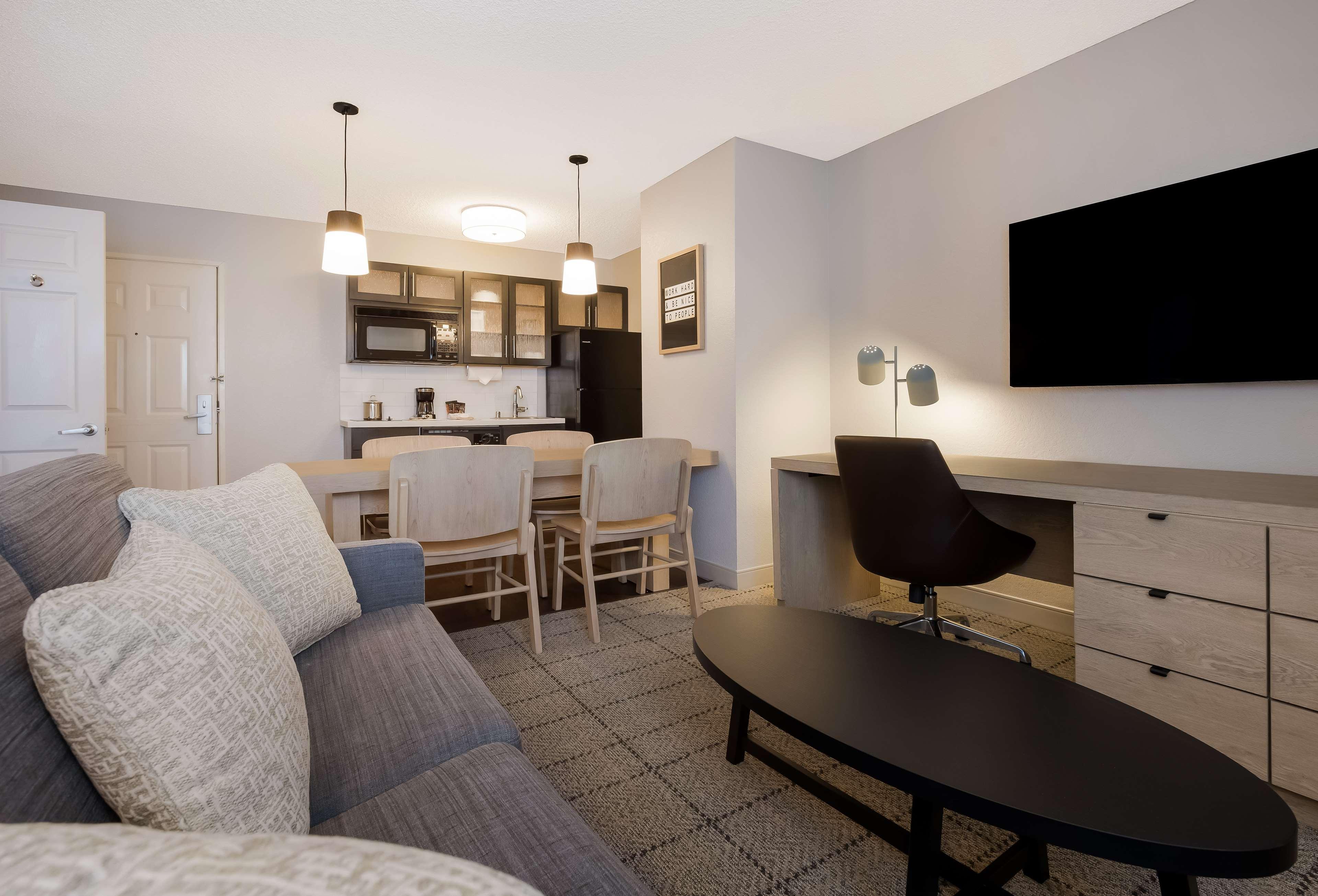 One Bedroom Suite - Queen image