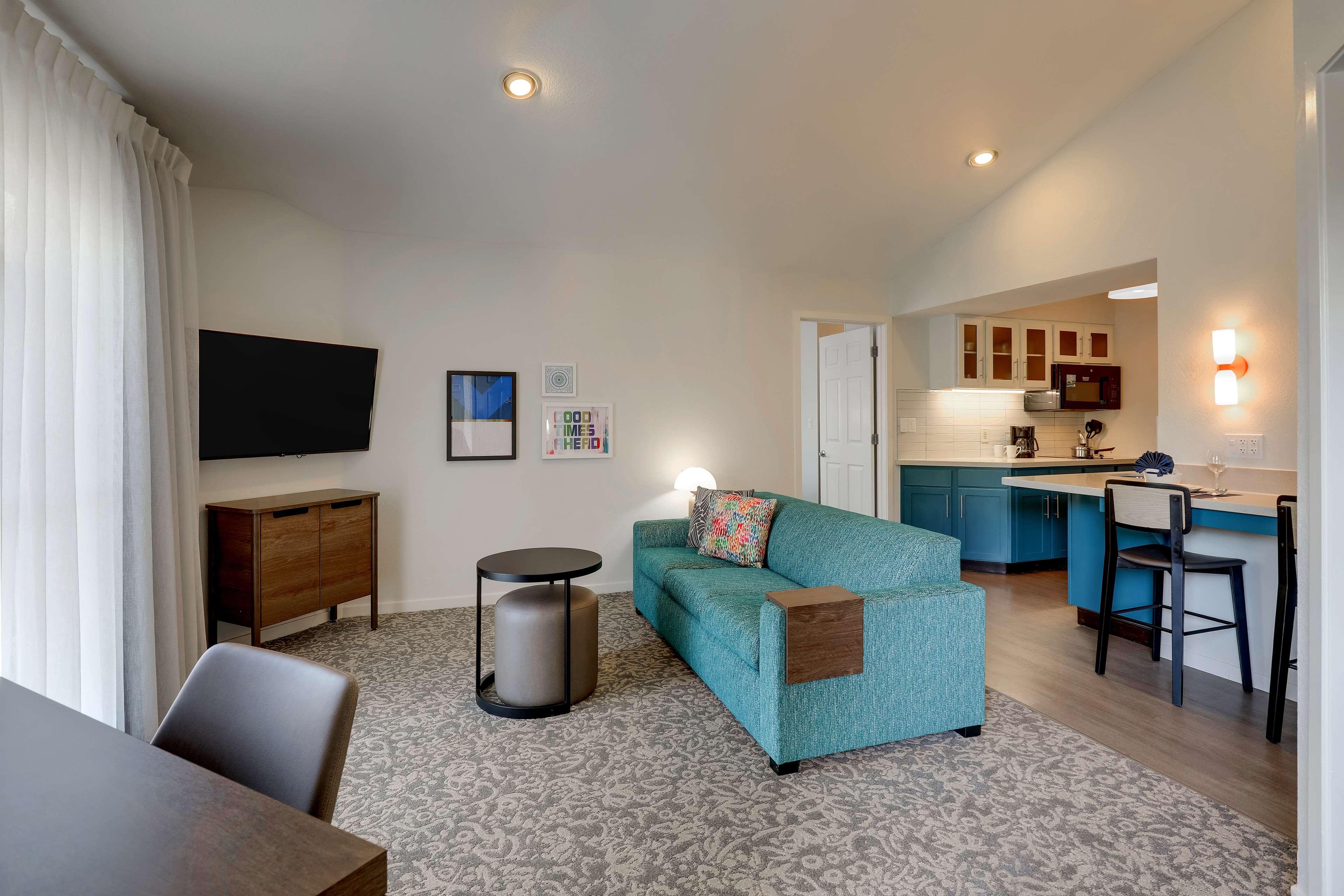 One Bedroom Suite - Queen image