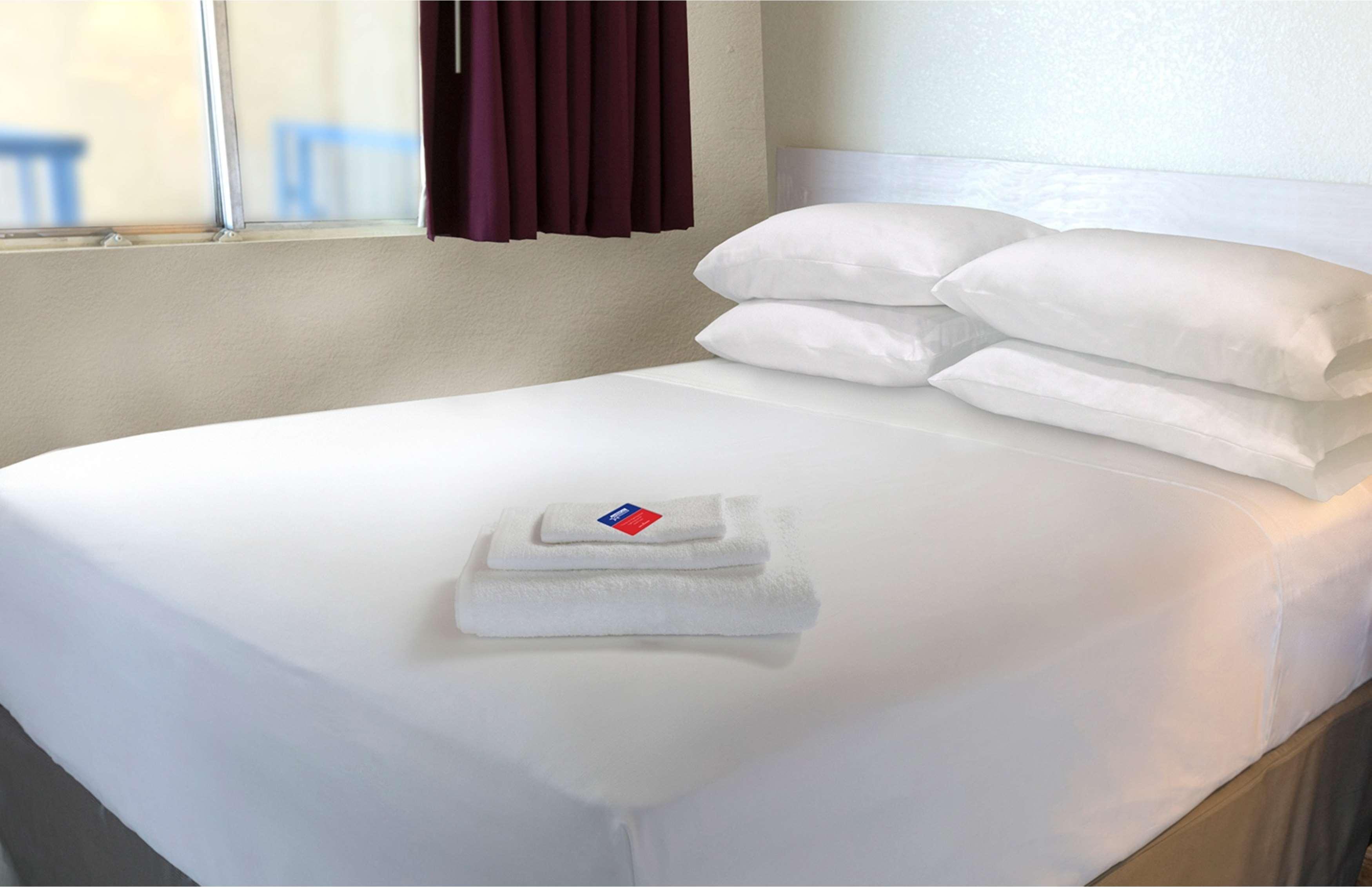1 King Bed image